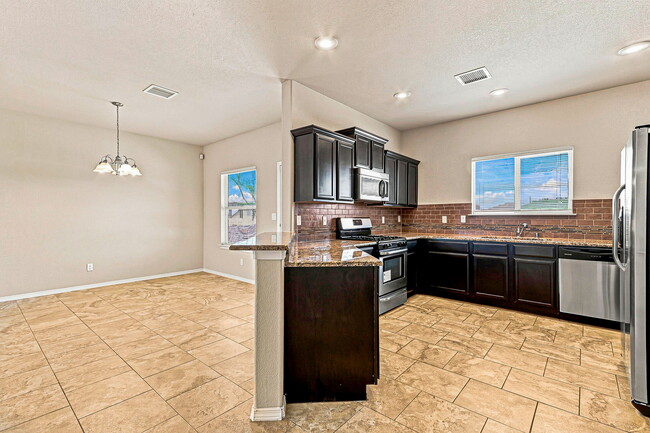 Building Photo - 7409 Dewberry Dr
