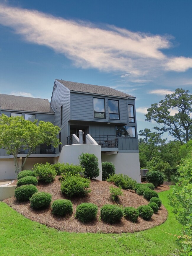 Primary Photo - 345 Bradley Dr