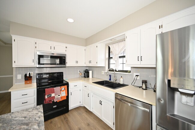 Building Photo - 7704 NW 86th St