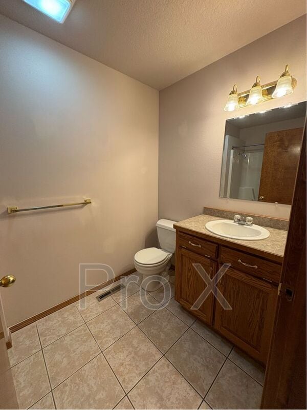 Building Photo - 2913 Santa Fe Dr