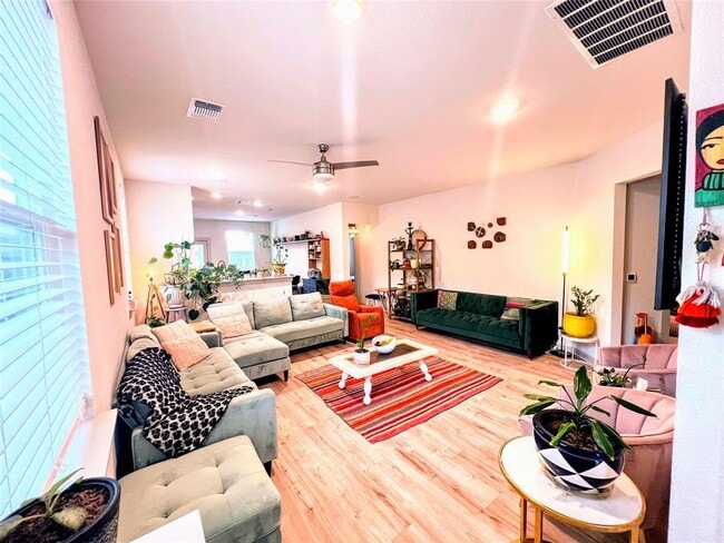 Building Photo - 10805 Tildon Ave