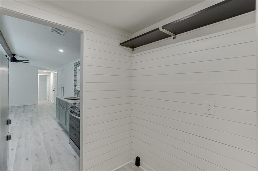 Building Photo - 3685 Fir Dr