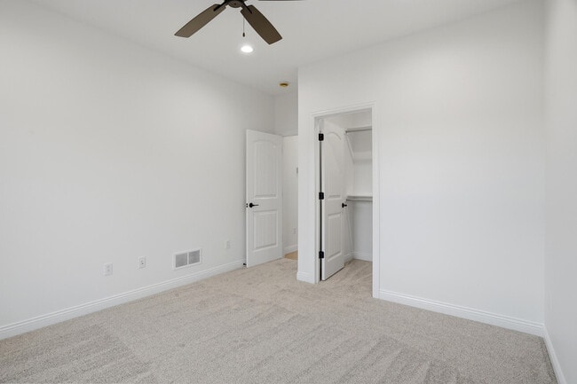 Building Photo - 2700 Easley Cabin Cir