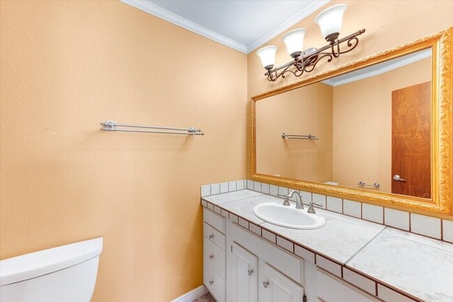 Building Photo - RIVERFRONT CONDO IN LONGVIEW