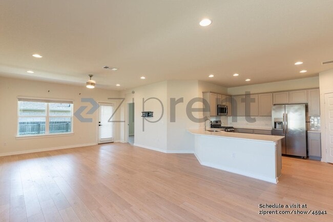 Building Photo - 301 Gidran Trail