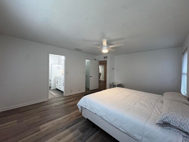 Building Photo - 3/2.5 in Oak Forest of Ormond Beach