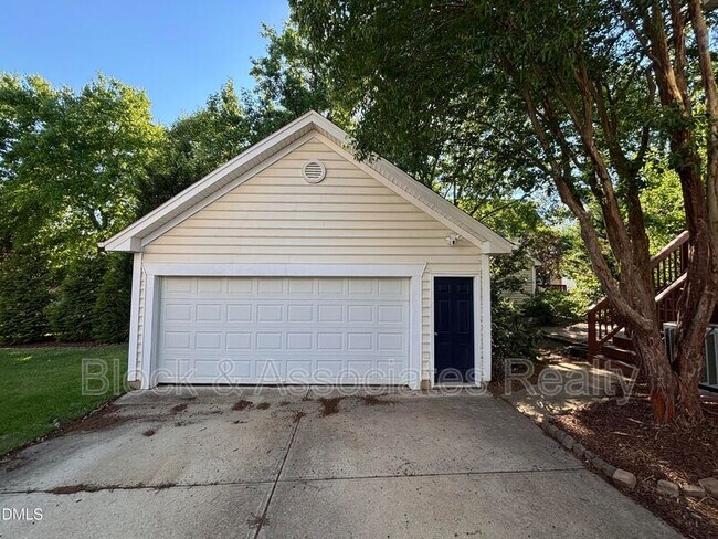 Building Photo - 109 Old Savannah Dr