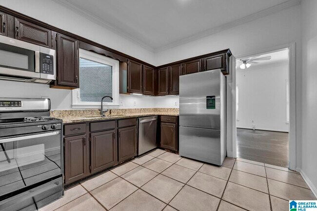 Building Photo - 25 The Falls Dr