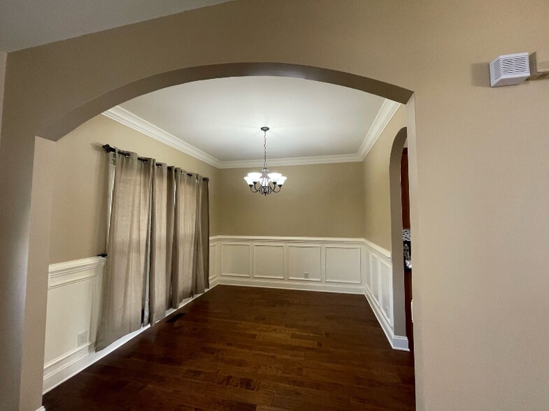 Building Photo - 660 Richards Dr