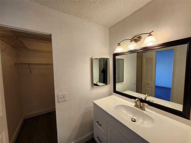 Building Photo - 9421 NW 15th St