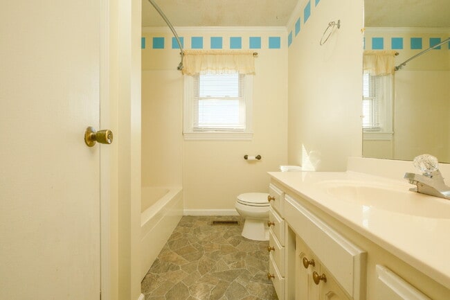 Building Photo - 142 China Grove Rd