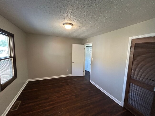 Building Photo - 3Bed 1 bath home north Huntsville
