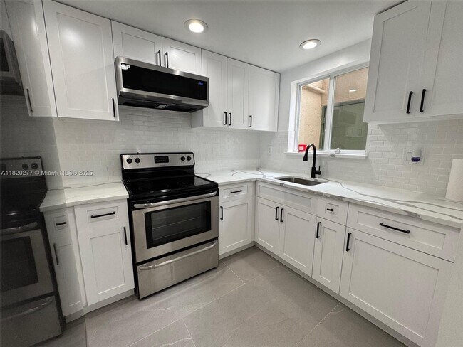 Primary Photo - 946 W 37th Terrace