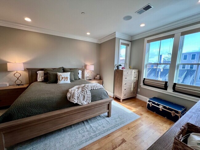 Building Photo - 37 P St