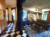 Building Photo - 334 E Mulberry St