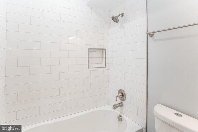 Building Photo - 522 S Bethel St