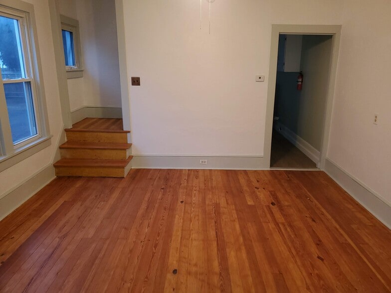 dining room - 729 Catherine St