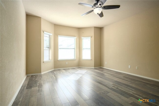 Building Photo - 433 Stonebrook Dr