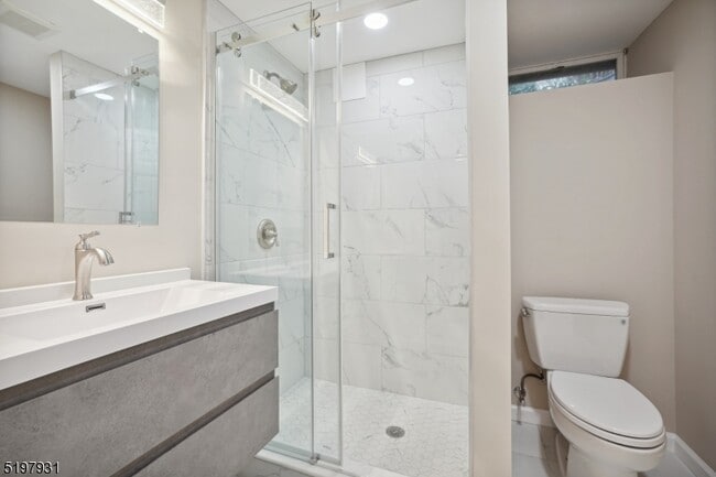 Building Photo - 25 Ruthven Pl