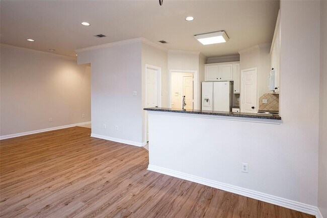 Building Photo - 18240 Midway Rd