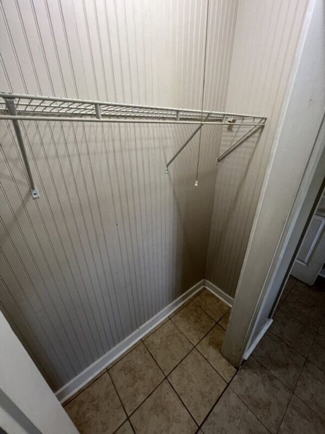 Building Photo - Cozy Brick Home with Covered Parking – Denova St.