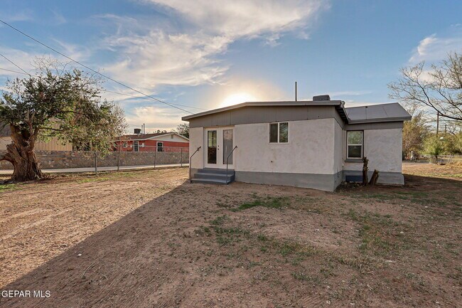 Building Photo - 580 Chula Vista St