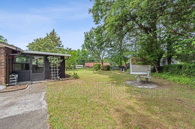Building Photo - 4537 Shawnee Dr