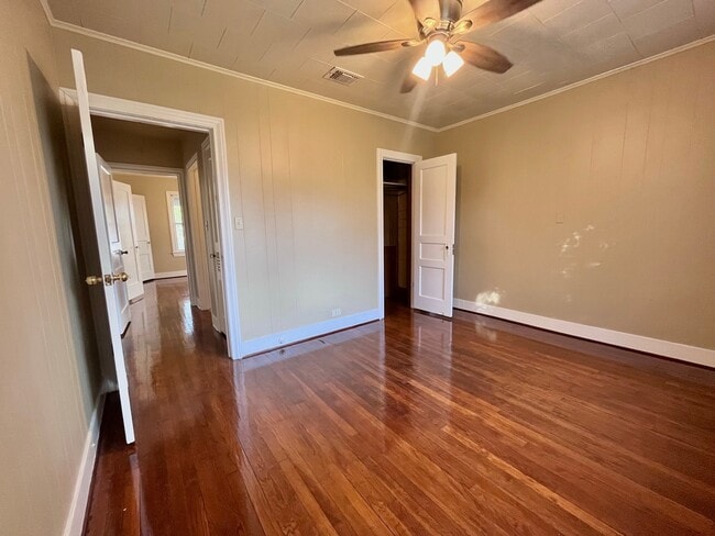 Building Photo - 1508 5th St