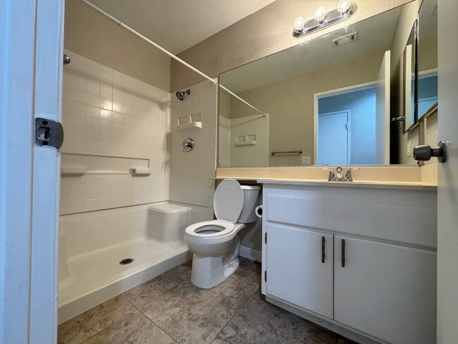 Building Photo - 3-Bedroom Moreno Valley Home – High Ceilin...