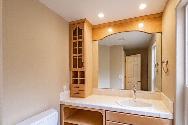 Building Photo - Must See in Bartel’s Canyon View Estates!