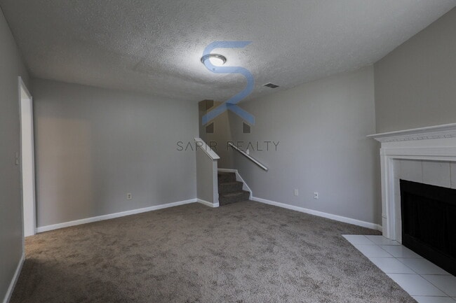 Building Photo - Move in before October 15th and get a $250...