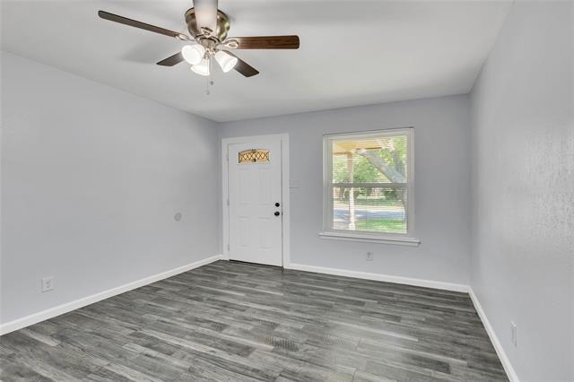 Building Photo - 205 NW Jill Ann Dr