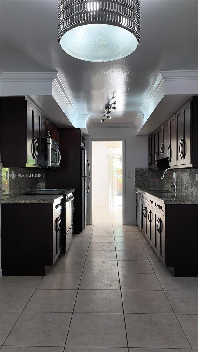 Building Photo - 3326 Farragut St