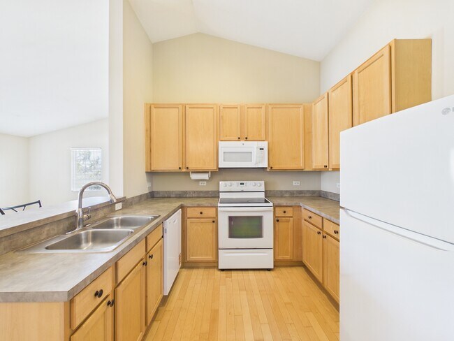 Building Photo - 917 Silverstone Dr