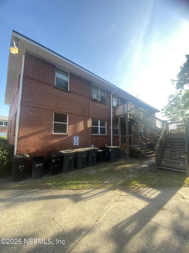 Building Photo - 3005 Walton St