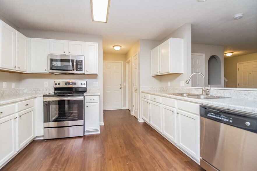 Building Photo - 2124 Freeman Ln