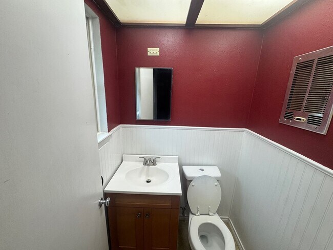 Building Photo - 4217 Redbud Ave