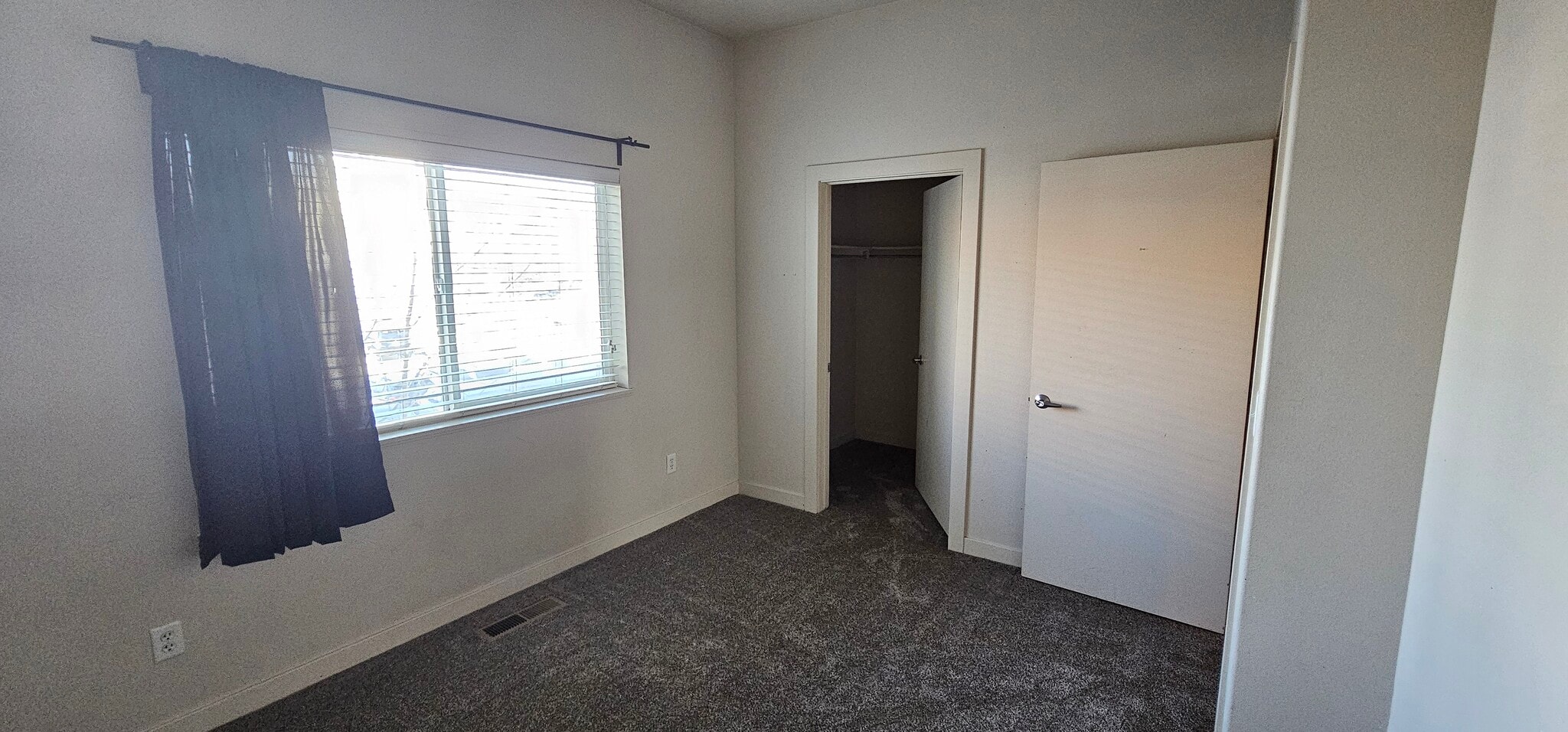 Building Photo - 725 S 200 W