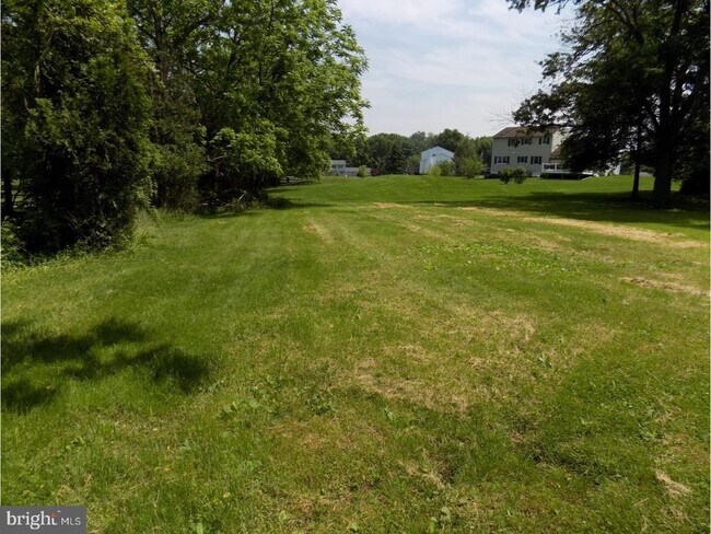 Building Photo - 3168 Middle Creek Rd