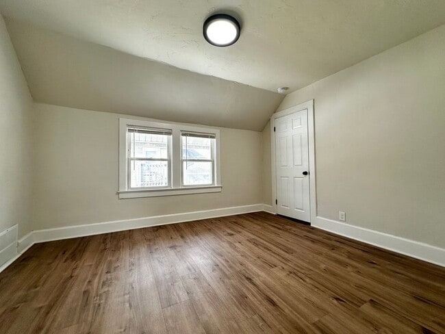 Building Photo - 1152 Stuart St