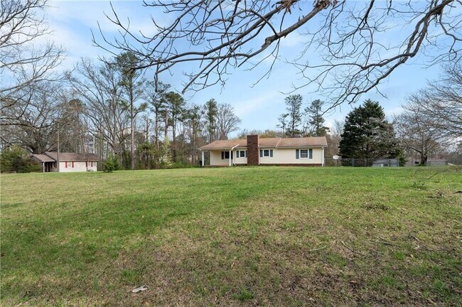 Building Photo - 173 Winndale Rd