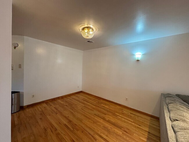 Building Photo - 162 W 53rd St
