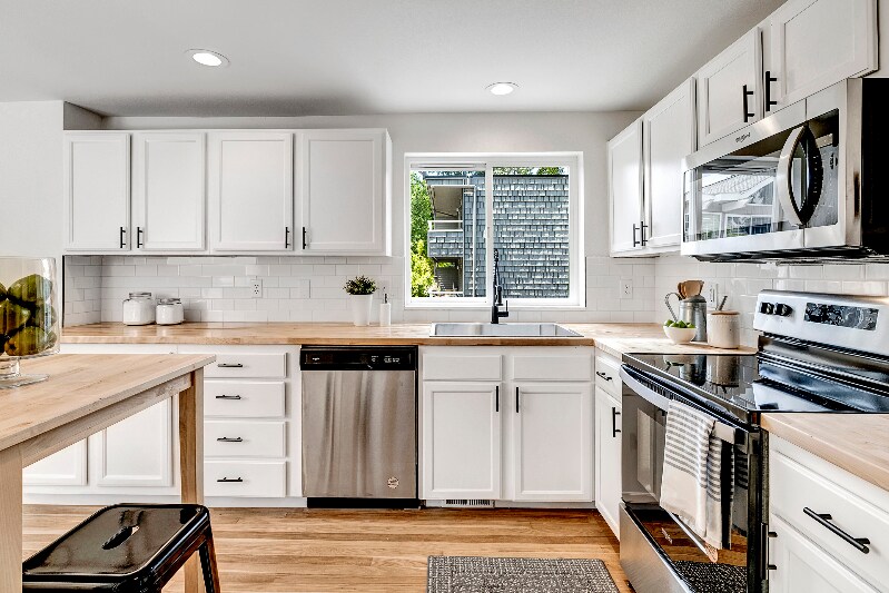 Building Photo - 4727 Sand Point Way NE