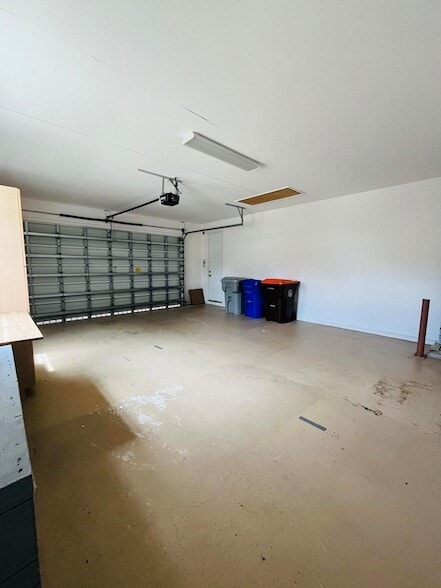 Building Photo - 6354 Astor Pl