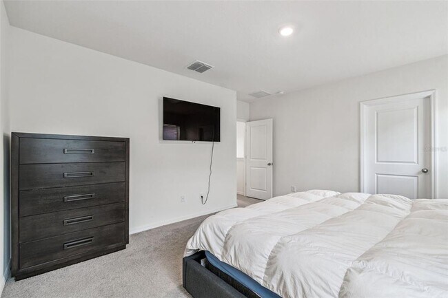 Building Photo - 5667 Chorleywood Ln