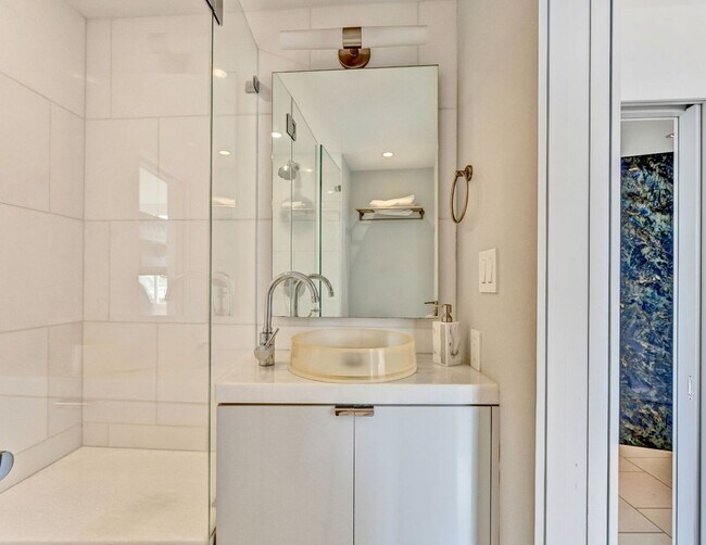 Building Photo - Designer Luxury. Iconic Views. Extraordinary Living.