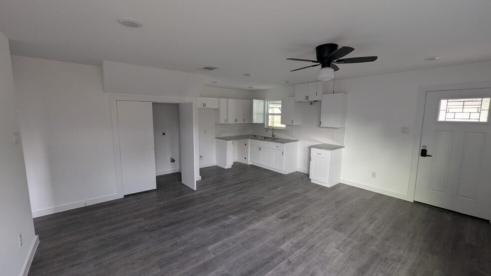 Building Photo - 7904 Shotwell St