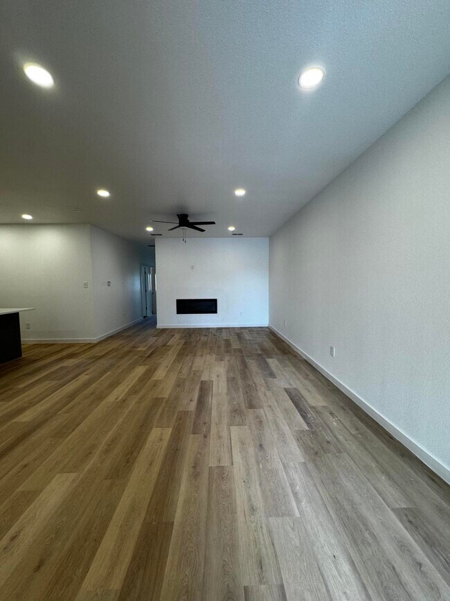 Building Photo - 1207 Corpus Ave