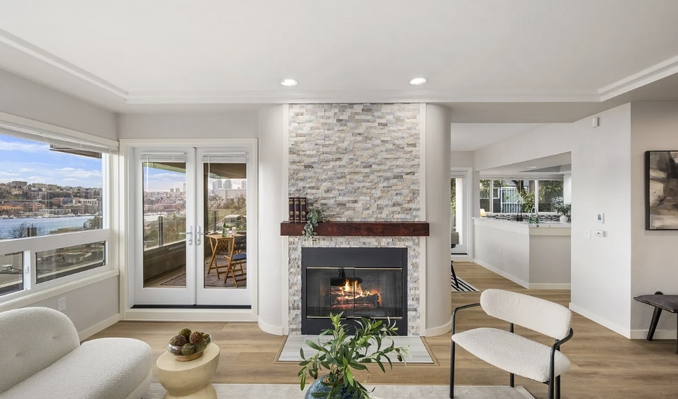 Building Photo - 1768 Aurora Ave N