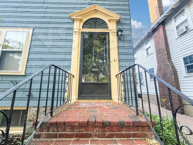 Building Photo - 61 Moraine St